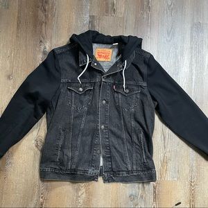 Levi’s hybrid trucker jacket.